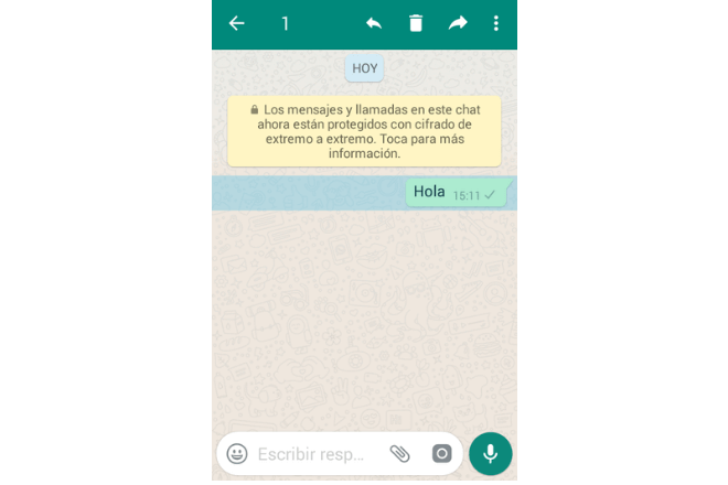 Pantalla de una convesración de Whatsapp con una marca azul 