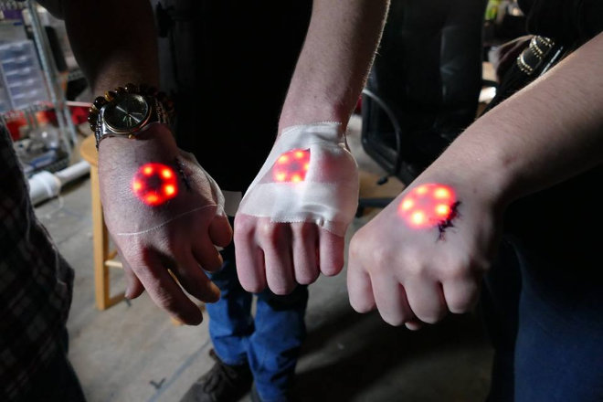 Hackers se convierten en cyborgs luminosos con el bioimplante Northstar V1