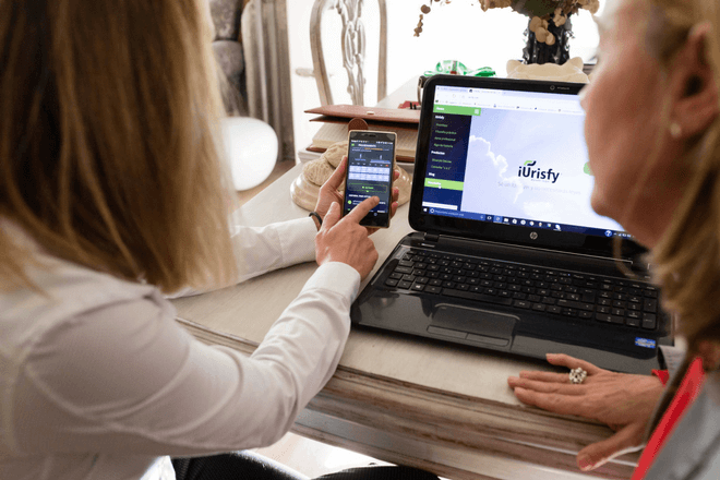 iUrisfy es la primera app para móviles y tablets en España que permite tramitar el divorcio consensuado de manera online.