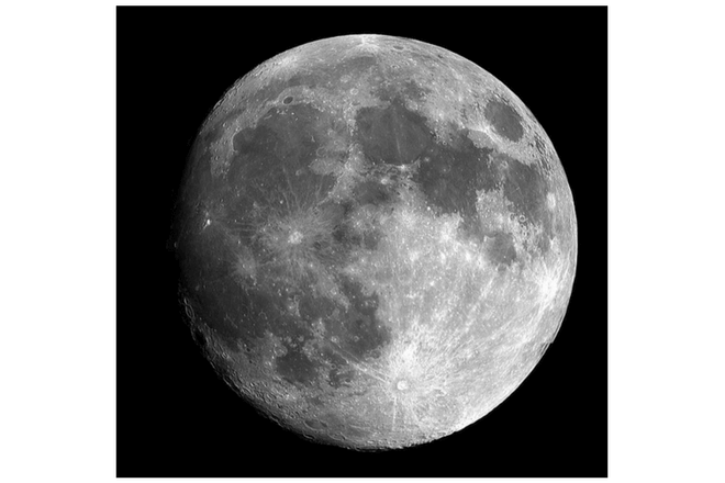 La Luna podría estar llena de agua