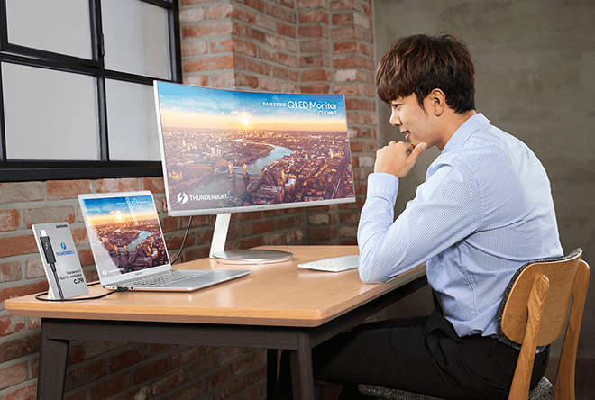 Samsung presenta en CES 2018 el primer monitor curvo QLED con conexión Thunderbolt 3