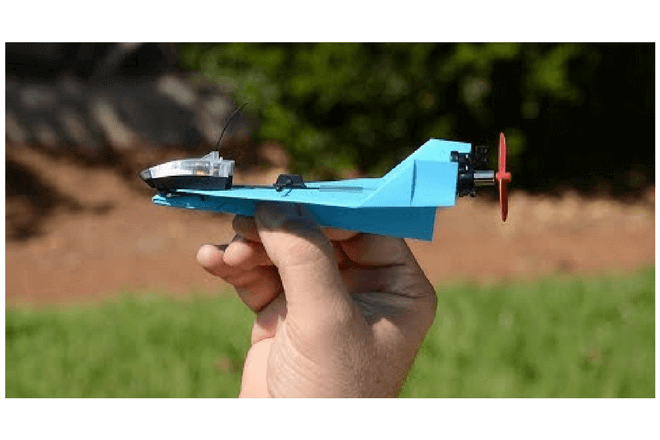 Así es el PowerUp DART, la nueva versión del avión de papel inteligente