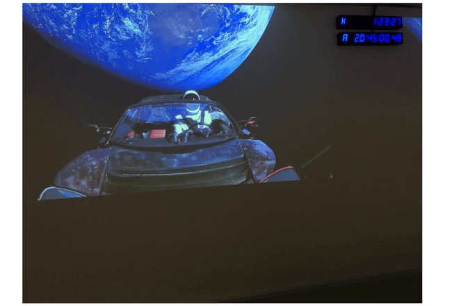 Esta web te mantiene informado sobre la trayectoria del Tesla Roadster lanzado al espacio