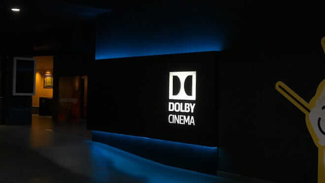 Entrada de la sala dolby cinema en barcelona españa