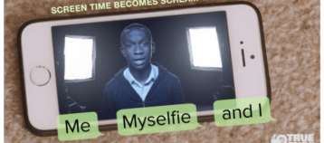 imagen de pantalla de móvil con la foto de un joven