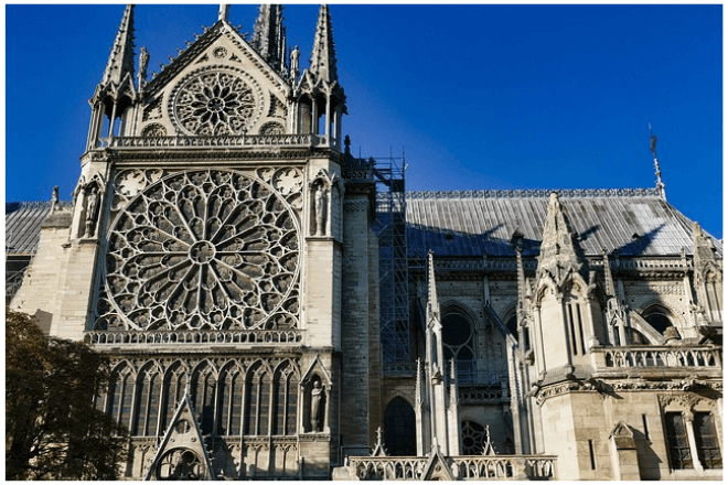 imagen fachada catedral Notre Dame