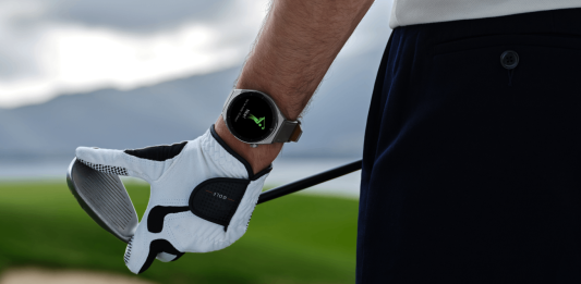 Jugando al golf con Huawei Watch GT 3 Pro